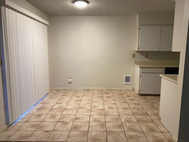 Photo - Application Pending - 3 Bedroom Condo for Rent - Hood River