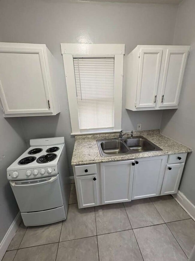 Photo - 140 E 5th St Unit 140 E 5th St  2