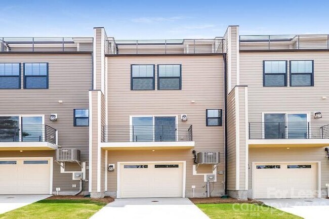 Photo - 2111 Freeland Pk Dr
