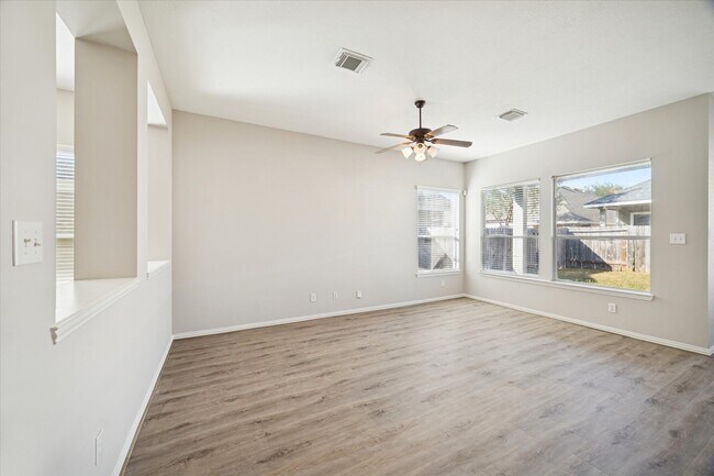 Photo - 2915 Crescent Oaks Park Ln