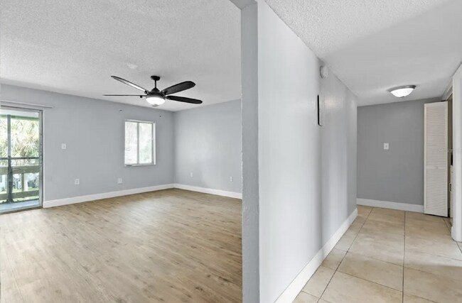 Photo - Spacious Renovated 3-Bedroom Condo with Ba... Unit 4809D