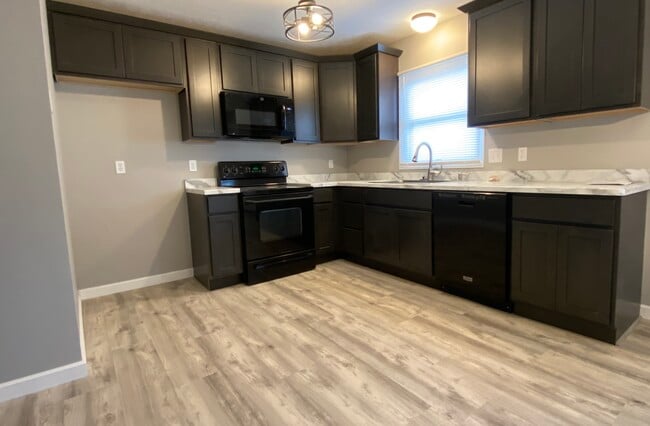 Photo - 6036 Applecrest Ct