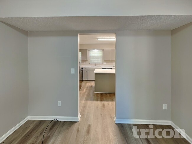 509 Glen Ellyn Ct