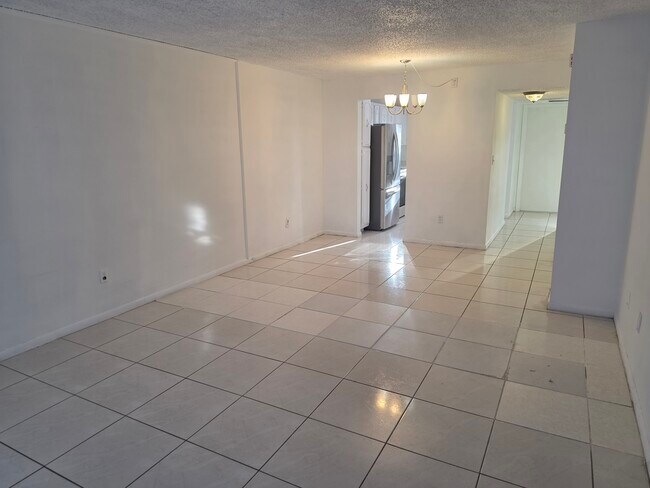 661 N University Dr Unit 104