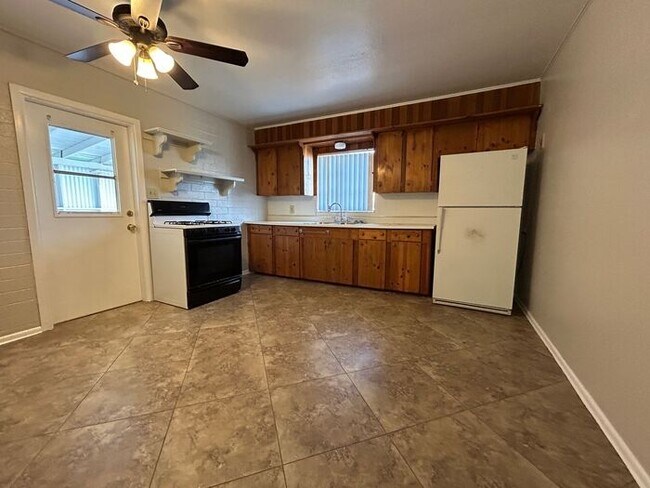 Photo - 920 S Wilson St