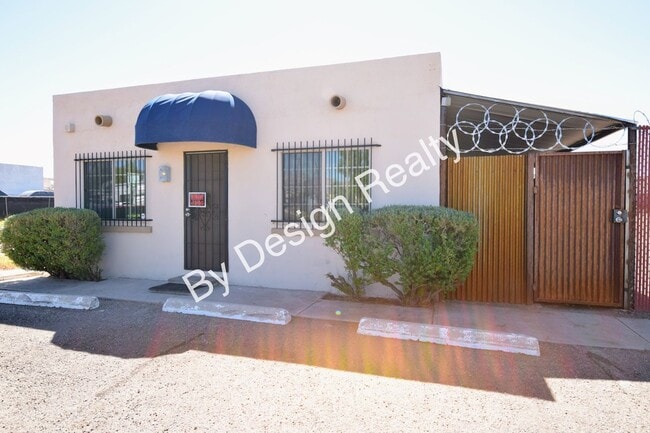 Photo - Stand Alone 2 Bed 1 Bath with Private Yard...