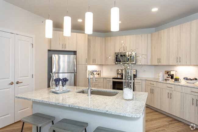 2BR, 2BA - 1089 SF