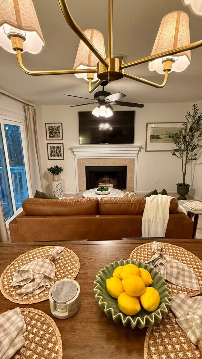 1 Laurel Oak Pl
