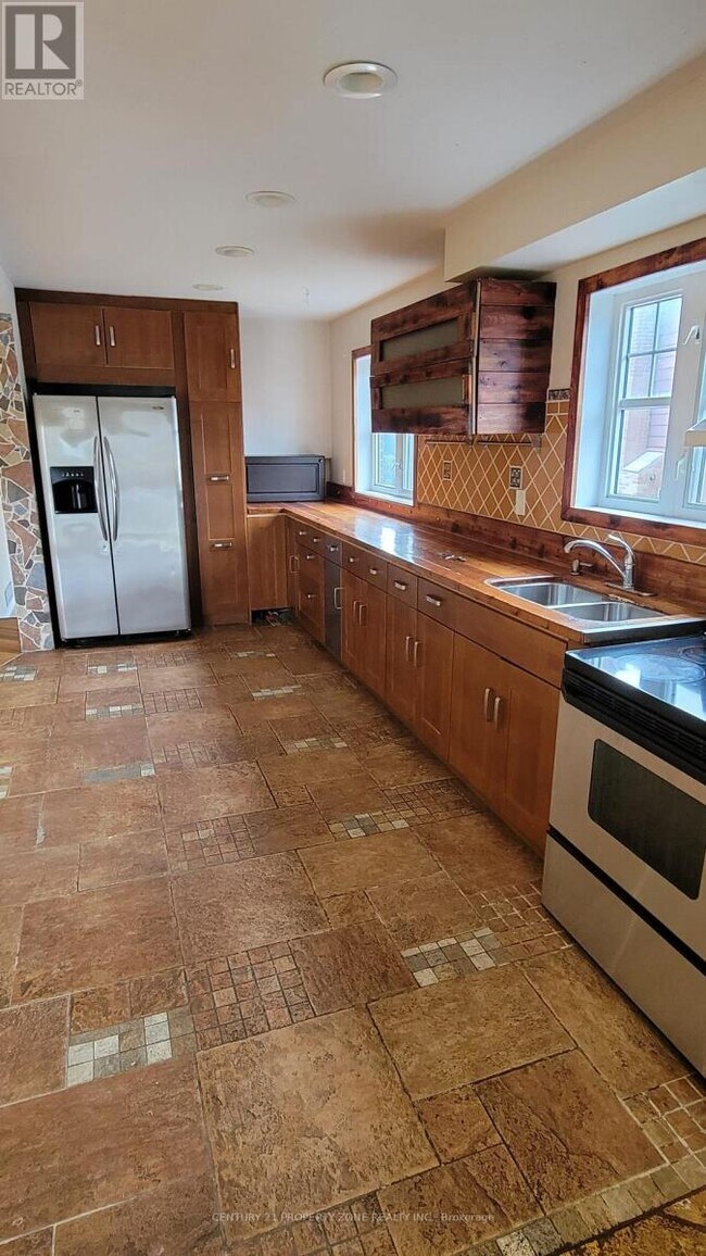 Photo - 44 Rotherglen Ct