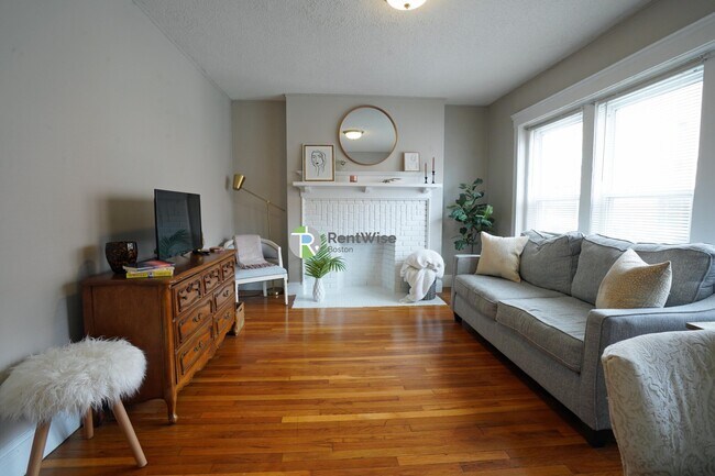 Photo - 19 Vinal St Apartment Unit 2
