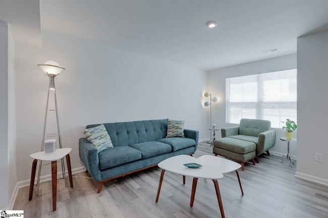 Photo - 565 Hampton Townes Dr