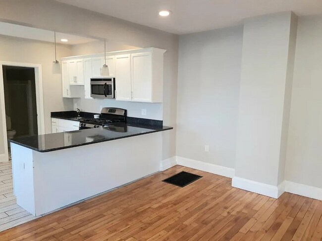 Kitchen - 10 Howell Ct Unidad 1