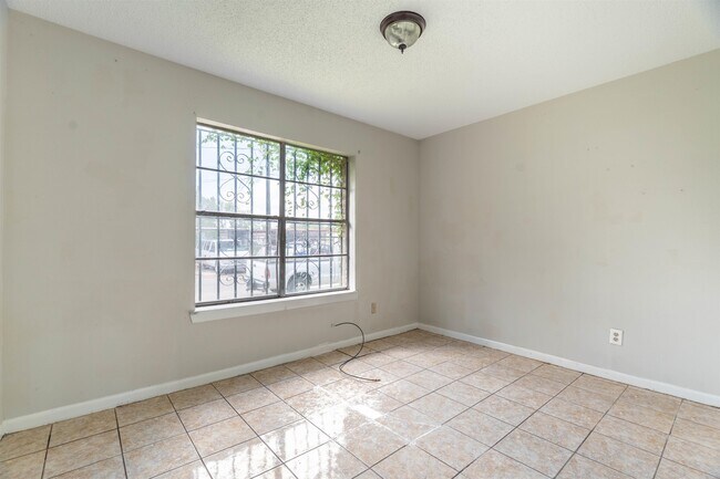 Photo - 4902 Marcella Ave Unit 115