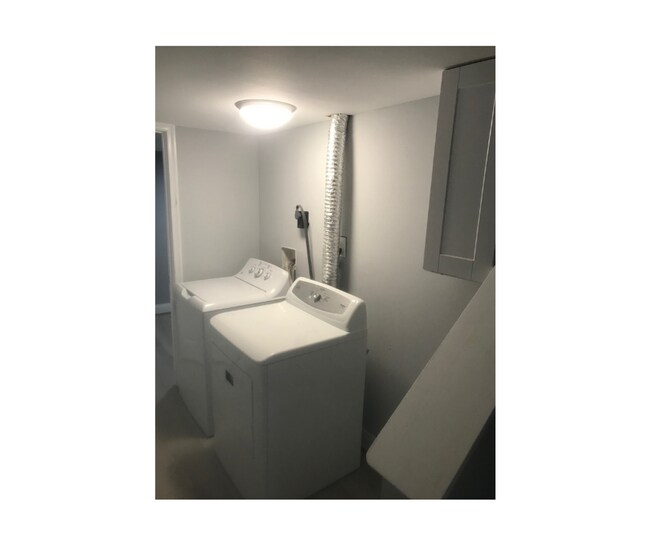 Photo - 928 Argonne Dr Unit Seperate Room Available $950 S