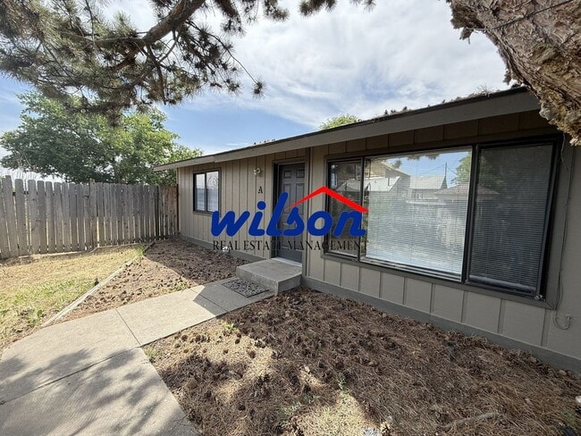 Building Photo - 1206 Voelker Ave Unit A