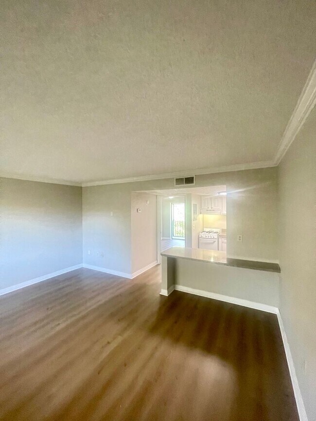 Waterside at Cranes Roost 1/1 Condo locate... Unit 320 Condo for Rent