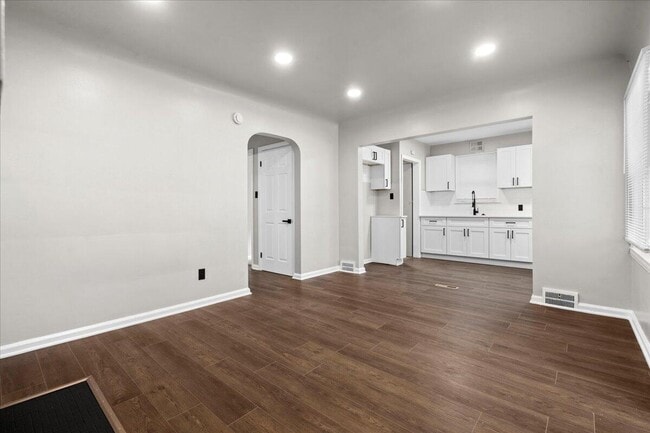 Photo - 10042 Grayton St