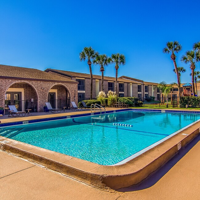 Photo - Laurel Pointe