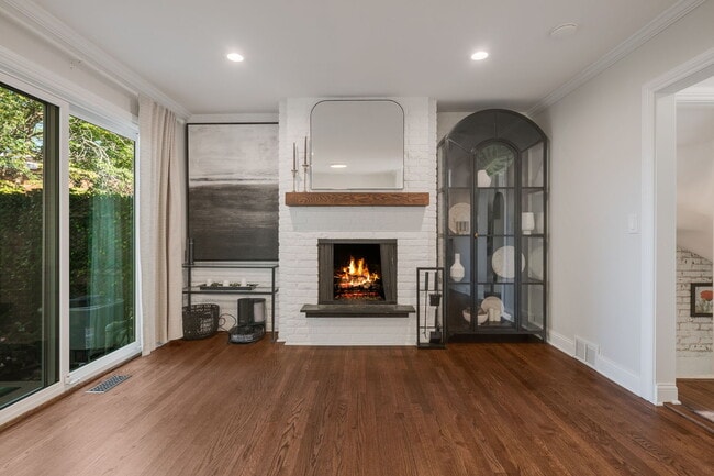 Photo - 315 Hawthorn Ave
