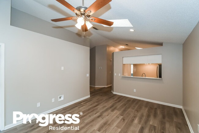 Photo - 8790 Townsquare Dr S
