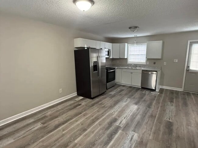 Photo - 202 Charles St