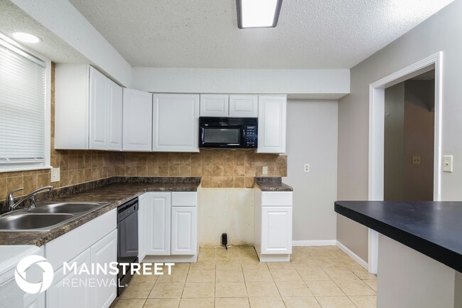 Photo - 11419 E 58th Terrace