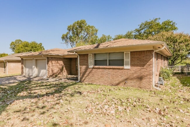 Photo - 7513 Maple Dr