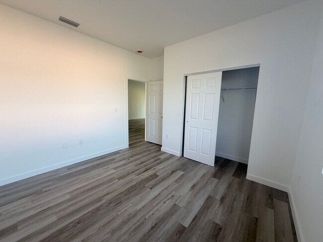 Photo - 305-307 Harold Ave S Unit 307 Harold Ave S