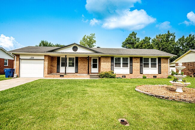 Building Photo - 204 Wildwood Rd