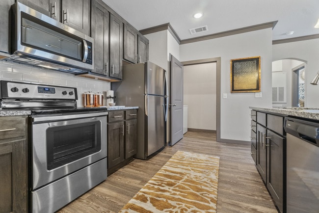 Photo - Reata West Apartments