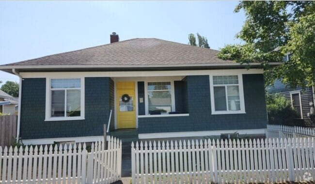 Building Photo - 1410 H St Rental