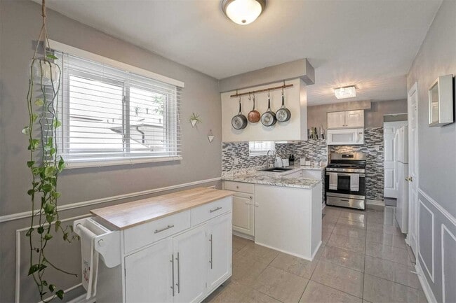 Photo - 353 Montego Rd