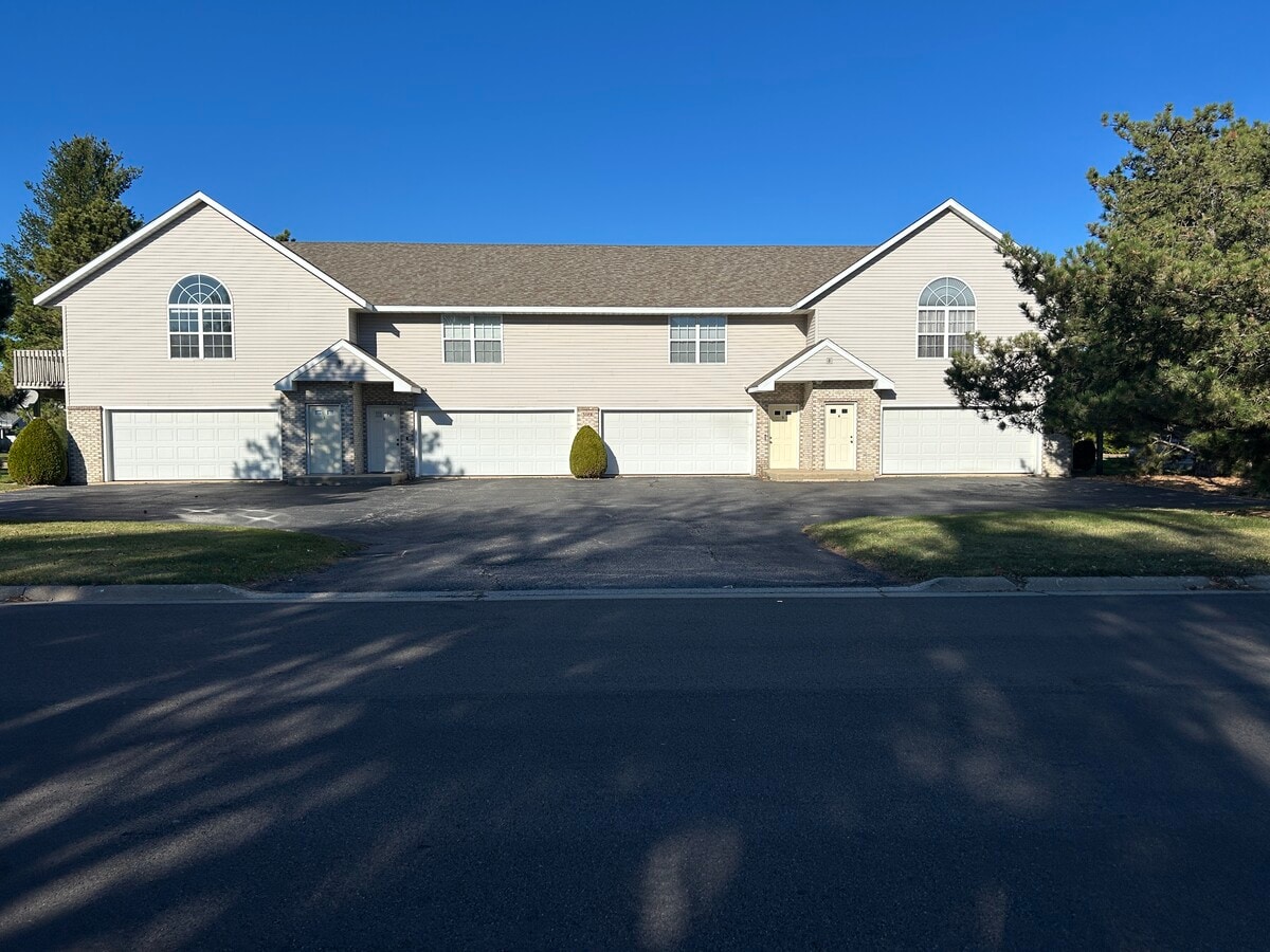 Photo - 5128 Zenith Pky Unidad Birchwood Apts