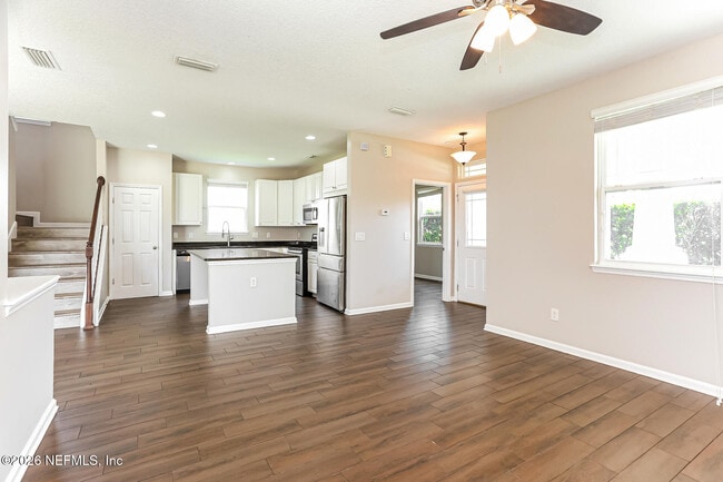 Photo - 338 Vineyard Ln