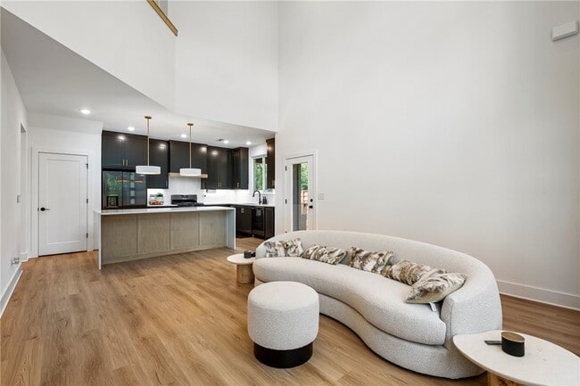 Photo - 17 Rupert Ln