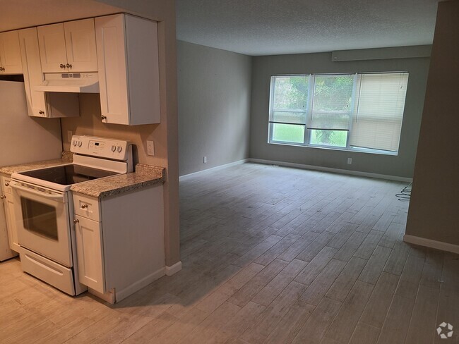 Building Photo - 119 NW 1st Ave Unit 4 Rental