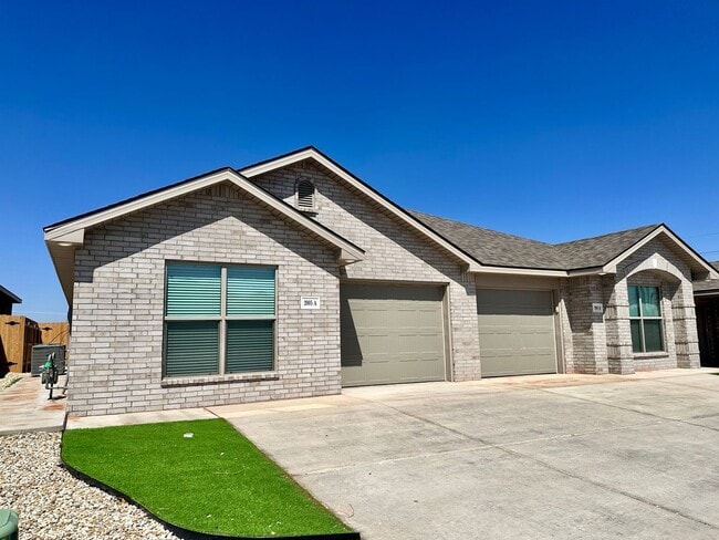 Photo - 2005 Aberdeen Ave