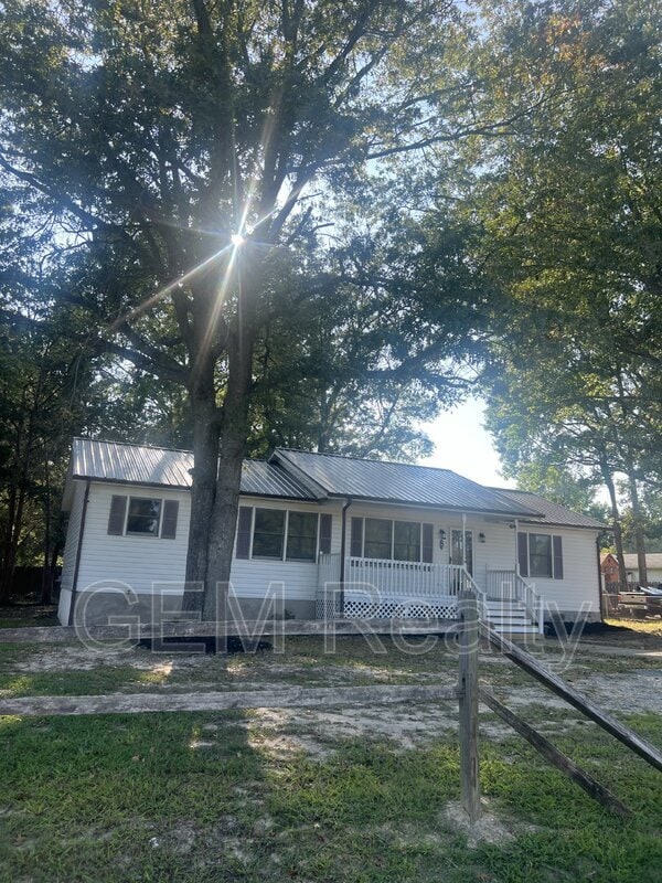 Photo - 103 Holmes Ct