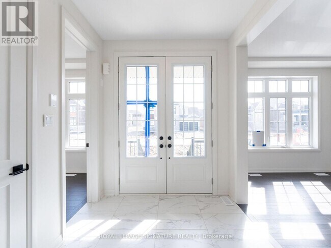 Photo - 4 Mayflower Gdn