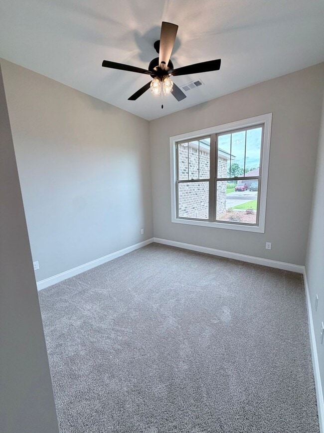 Photo - 204 Farmland Cir