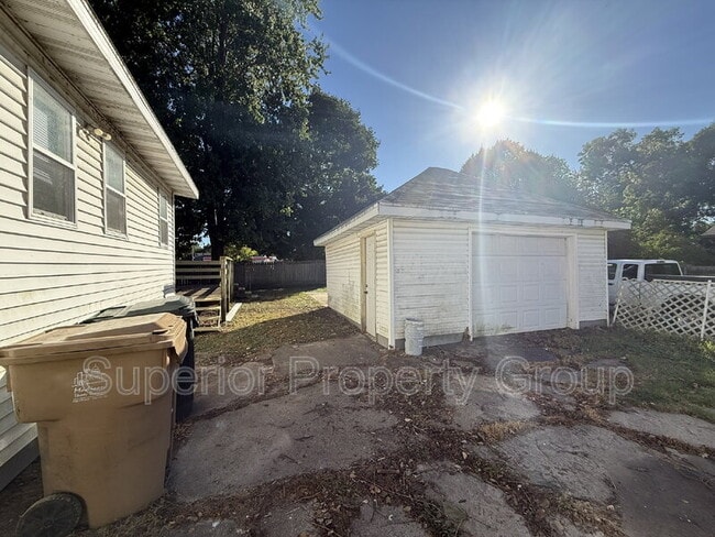 Photo - 18 N Fair Oaks Ave