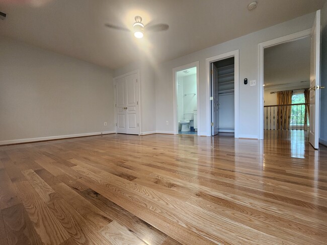 Photo - 6438 Columbia Pike Unit 6438