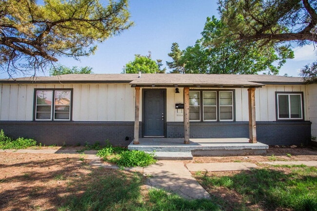 Photo - "Charming 4-Bedroom Home with Granite Touches & Gleaming Hardwood Floors in Lubbock!"