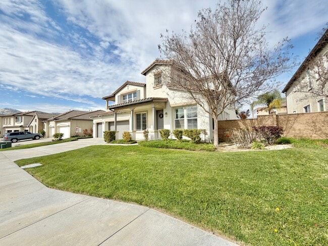 Photo - Spacious 5 Bedroom Wolf Creek Home with Balcony, Loft & Secondary Kitchen