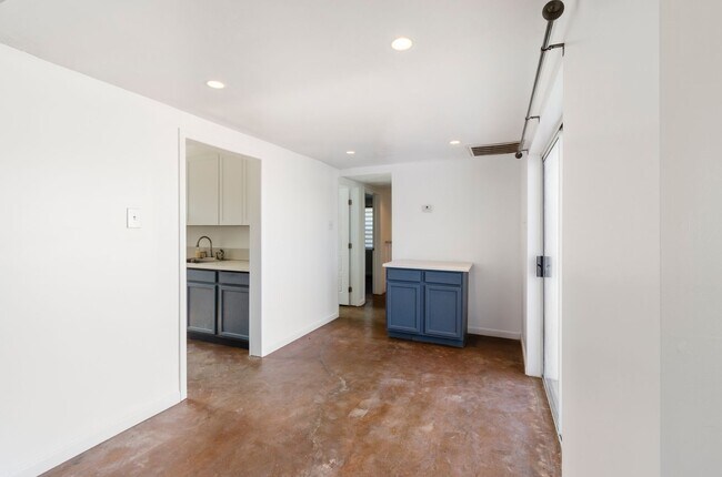 Photo - Waverly Unidad Waverly  1