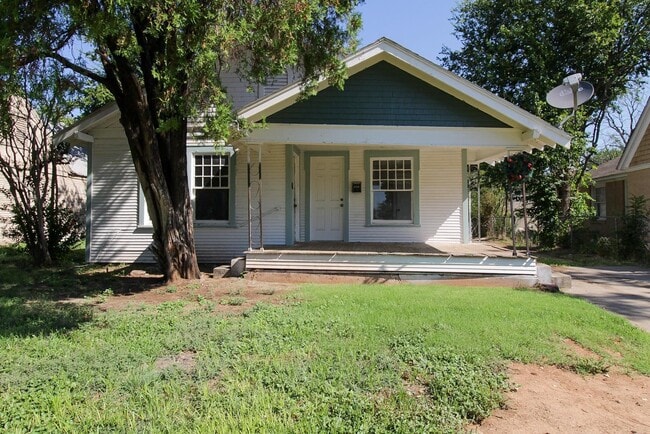 Building Photo - 1706 McGregor Ave Rental