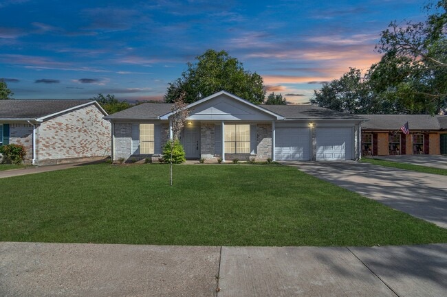 Photo - 2215 Windy Meadow Dr