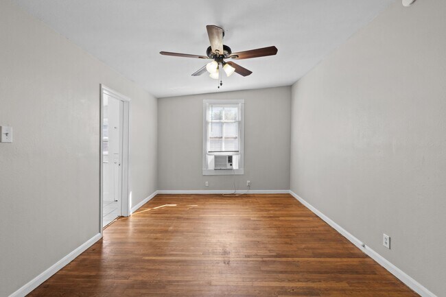 Photo - 4020 Avenue O 1/2