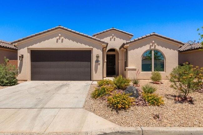 Building Photo - Gorgeous 3 Bedroom home!