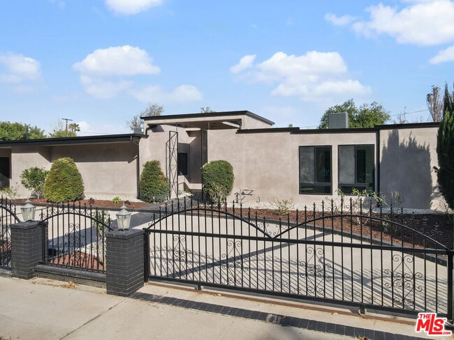 Photo - 6236 Sale Ave